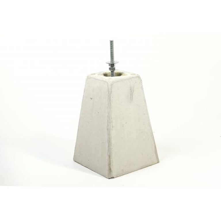 Betonsokkel voor Astor buitenbak